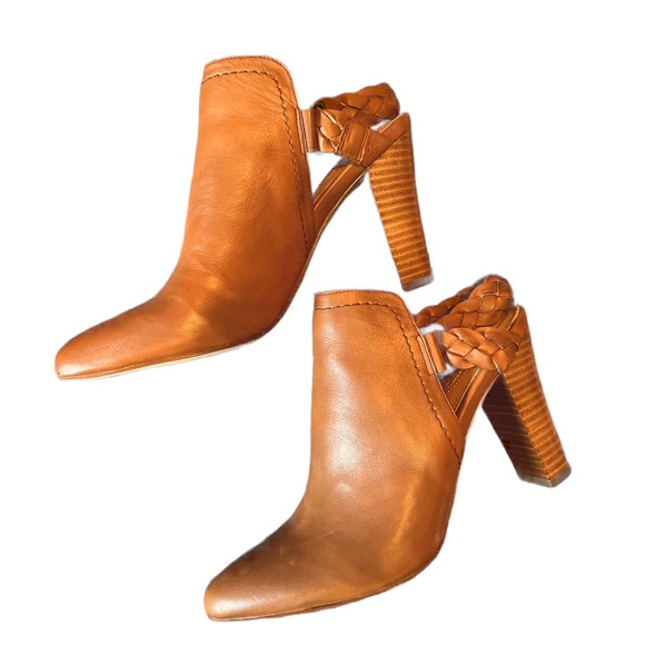 Corso Como Williamsburg Ankle Boot - Picture 2 of 6